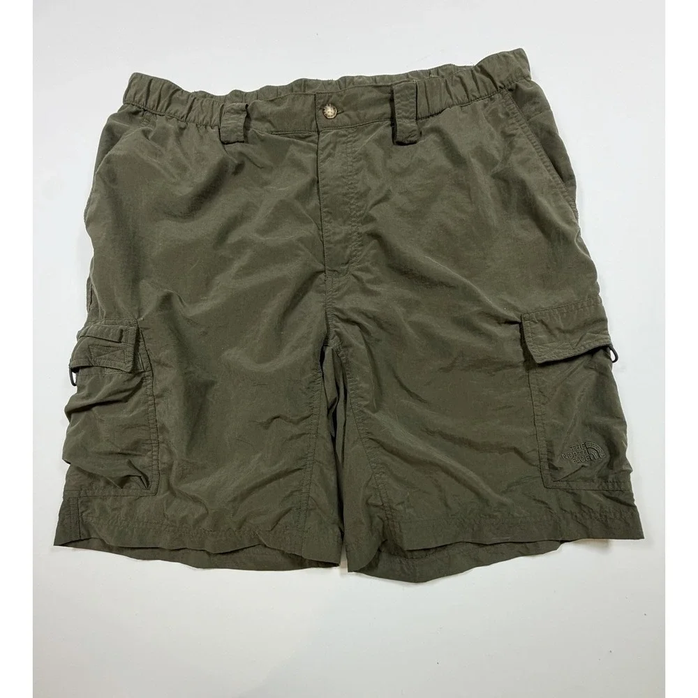The North Face Shorts Mens XL Green Pocket Cargo Lightweight Nylon Hiking